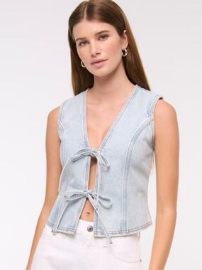 NWT Abercrombie Denim Tie-Front Vest Light Blue Wash XS Ties Bows Jean Festival